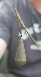 If you fish zigs, you NEED this new product from Thinking Anglers 🤔🐟 The Zig rollers are a simple bit of kit, but will massively help when fishing with long zigs as they enable you to keep the rig set up and ready to go even once your rods are folded and packed away, saving both time and rig components ⏱️👍🏻 The clever X-shaped design means that you can use the zig rollers on rods with both 40 and 50mm Butt rings, making it a really user friendly and versatile bit of kit. We are coming up to 