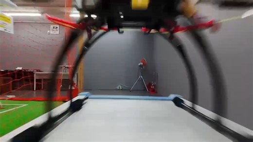 ドローンスクール愛知豊田校｜登録講習機関認定校 on Instagram: "🚁 【FPV飛行トレーニング】 今回は DJI NEO を使って、 FPV（ドローン目線）での飛行練習を行いました。 障害物の間をすり抜けながら飛ばすことで、 距離感・進入角度・スピード感を体で覚えていきます。 💡 そもそもFPVって？ FPV（First Person View）とは、 ドローンに搭載されたカメラ映像をリアルタイムで見ながら操縦する飛行方法のこと。 まるで 「自分がドローンに乗って飛んでいる」 そんな感覚で操縦できるのが特徴です。 🎮 FPV飛行では、 ・狭い場所を通す ・障害物を避ける ・正確なライン取りをする といった、 高度な操縦スキルと空間認識能力が求められます。 簡単そうに見えて、実はとても奥が深い。 だからこそ、こうした基礎練習の積み重ねが大切です。 安全な飛行のために、 今日も一つずつレベルアップしていきます✈️ ドローン撮影に興味を持った方は、 ぜひ▼プロフィール欄のリンクからサイトをチェックしてください✨ @droneschool_aichi_toyota 【ドローン