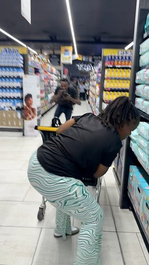 636K views · 11K reactions | The BBS Bank trolley Dash at Sefalana Shopper - Contestant number 2拾朗 | Yarona FM | Facebook