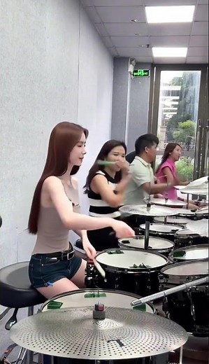 四大美女精彩演绎北国之春 #架子鼓 #drums #妞妞架子鼓 #北国之春
