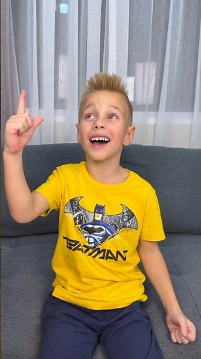 🤷🏻‍♀️ Leo Figured Out A Way To Eat Lollipop Without Mom Noticing 🤠🤪