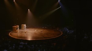 El clown y comediante Wayne Wilson en el espectáculo Volta del Circo du Soleil realizando esta parodia cómica de un lavadero de ropa!!! | El Mundo Mágico del Clown