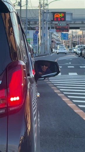 サイドミラーの接触に関する驚きの動画