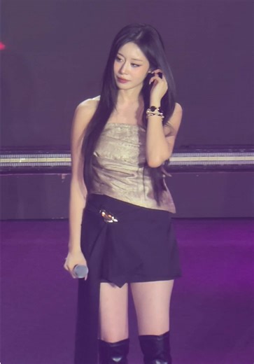 Falling U Full Performance by Jiyeon - Memories of Youth