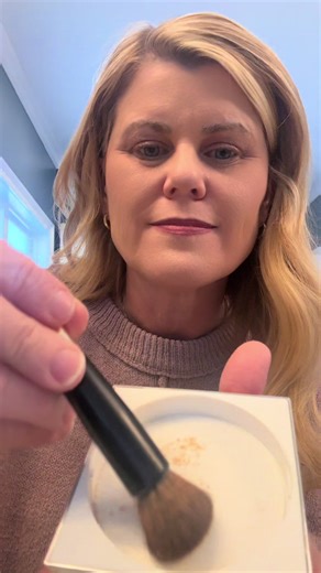 @Cristalcosmetics has created the best flawless face powder on the market #FacePowder #FlawlessFacePowder #Makeup #MatureSkinMakeup #MakeupForWomenOver40