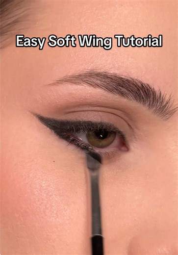 Step-by-Step Eyeliner Tutorial for Flawless Eyes