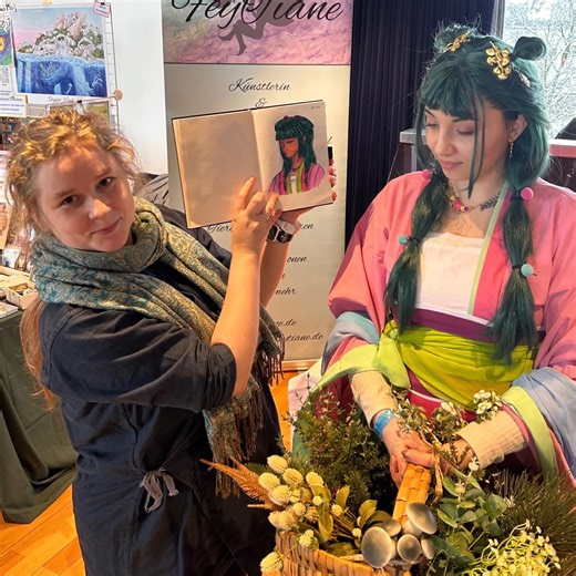 SoRayRay | Hey guys 🤓✨ This weekend at Bavaria Con @nerds_united_ev I wore my very first cosplay as Maomao 🌿 It took a lot of work to create, so it... | Instagram