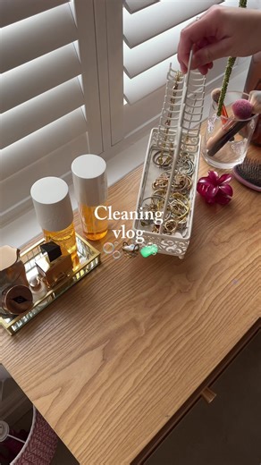 Cleaning vlog!! Nothing better then a clean and tidy space 🧺🫧🛀 #cleanwithme #cleaning #cleanhome #cosyhome #cleaningtok