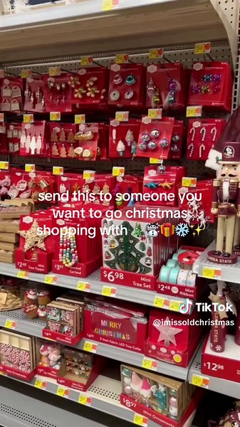 Send this to someone you want to go Christmas shopping with 🎄✨ #christmas #christmasdecor #christmastree #christmasshopping #foryoupage