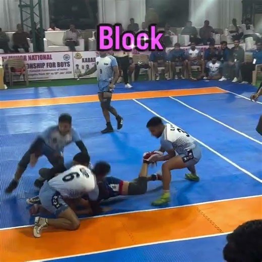 powerful tackle in rightcover Defender😱#trending #shortvideo #shorts#pkl #kabaddi #prokabaddi #viral