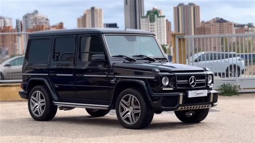 YASmotor on Instagram: "✔️Mercedes-Benz G63 AMG✔️ •Vehículo completamente de origen •Se entrega revisado en la casa oficial •Kilometraje certificado •Extras a destacar - Asientos con calefacción y ventilación - Cuero ampliado - Interior DESIGNO - Techo solar - Volante en laca - Distronic - Modulo TV - Manos libres, Navegador - Llantas en 20 pulgadas - Sensor de ángulo muerto - Camara trasera - Pantallas en las plazas traseras - Bola de remolque - ITV recién pasada 📲+34-611-193-193📲Para más inf