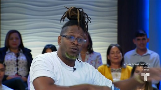 426K views · 8.8K reactions | La taza del baño era un Picasso en acción y por eso no entró Oscar fue contratado para hacer la limpieza en una casa, pero todo salió mal, llegó tarde, tiró las cenizas del perro, le dieron ganas de ir al baño y hasta por poco muere ahogado en la piscina. ¡Mira el caso completo haciendo click aquí! —> https://tlmdo.co/2RbkeqS | Caso Cerrado - Telemundo | Facebook