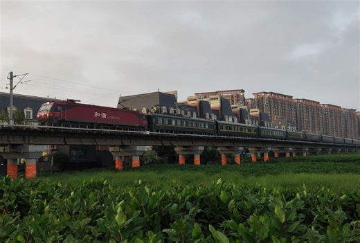 【检测列车】成局重段HXD3D0569牵引57018次成局季度检测车通过昆西联络线