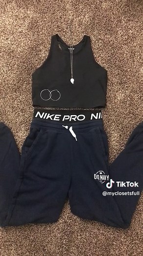 i got sm compliments with this fit 🤩 #outfit #fit #fitspo #outfitinspo #inspo #outfits #fits #fyp #fy #foryou #viral #oufit #outfitideas #foryoupage #nike #nikepro #shorts #sweatpant #nikeproshorts