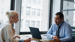 11 Tujuan Wawancara Menurut Para Ahli, Unsur-Unsur, dan Cara Melakukannya