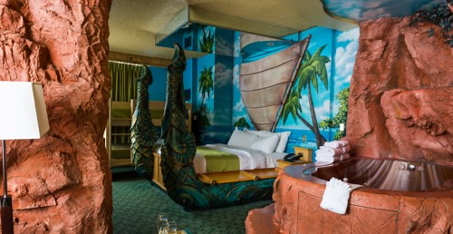 Take a look inside Canada's weirdest themed hotels (VIDEOS) | National