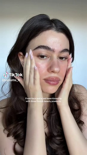 Achieve a Classic French Lip Look with Boum-Boum Milk