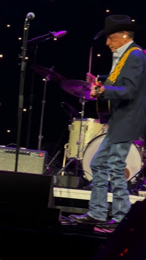 Heck of a night for the King! He’s not only being inducted into the Texas Heritage Songwriters Association, George Strait performed “I’ve Got A Car” in tribute to fellow inductee Keith Gattis. ❤️ | KOKE FM