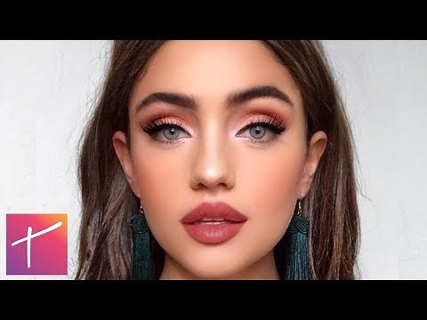 10 HIDDEN SIGNS A Girl Has A CRUSH On You