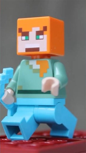 Alex from #LEGO #Minecraft 21266 - The Nether Lava Battle
