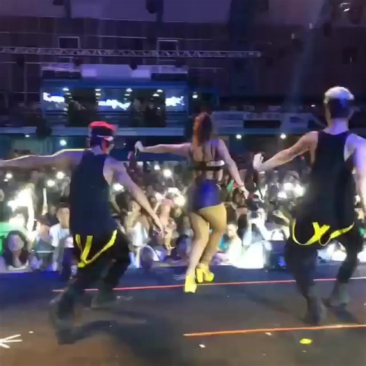 castilhol era o mais mais nos breaks da Anitta 🥲 #anitta #ritmoperfeito #explore