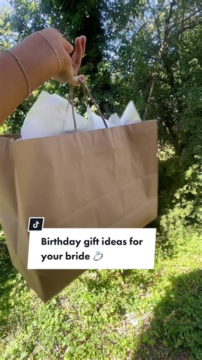 Happy birthday to my favorite bride and best friend! 👰‍♀️💕 #bridegift #birthdaybride #bridegiftideas #weddinggiftideas