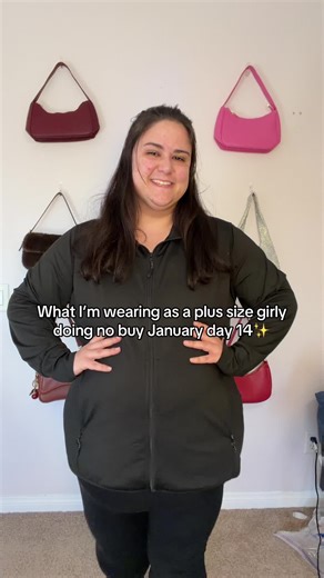 We love a good activewear moment ✨ 🏷️ #nobuychallenge #plussizetiktok #plussizefashion #plussize #plussizeootd