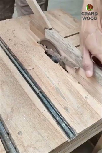 Dangerous Wood Cutting #shorts #shortvideo #short #shortsfeed #shortsviral #trending #trendingshorts