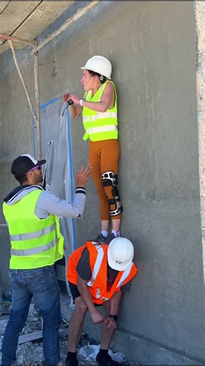 Human ladder #smart #teamwork #toofunny