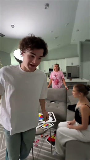 I will never play UNO ever again😫