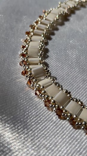 DIY collier en perles Tila, sublimé par une touche de brillance avec des toupies ✨Un jeu de textures et d’éclat pour une création élégante et facile à porter.🛍️ Retrouvez toutes les références sur matierepremiere.fr🇬🇧 Find all the references on matierepremiere.fr#MatierePremiere #BijouxDIY #CollierDIY #TilaBeads #CristauxPreciosa #CreationBijoux #DIYBijoux #MadeInFrance #BijouxTendance | Matiere Premiere