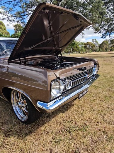 Alex's 383 Chev powered X2 HR is a Killer Car & it's currently FOR SALE. Pumping out 500HP & shifting through a full manual, Turbo 350 trans with a Wilwood disc braked 3.7 geared 9inch rear end. Massive 285 x 20 American Racing Wheels sit nicely in the mini tubbed rear wheel arches. Flawless body & paint finished in the factory Savannah Bronze colour is classic 60s HR Prem. Interior is all factory, including front bench seat & column auto. Icy cold integrated Air-Con makes this car a pleasure to