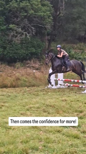 Even the poles on the ground looked scary for some riders. And that’s exactly where real training begins. Confidence isn’t measured by height — it’s built through control, rhythm, and balance first. Jump Club is designed so every rider meets the course at their stage, and leaves with more confidence than they arrived with. Each time, the focus changes — turns, related lines, combinations — so riders are always working on something new. From poles, to cross rails, to bigger questions — progress i