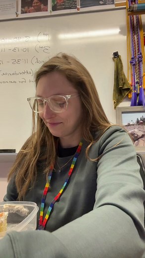 They’re getting credit for the assignment, but the taste test is a perk for sure lmao #laughsinspanish #teachersoftiktok #hispanicheritagemonth #mesdeherenciahispana #tresleches