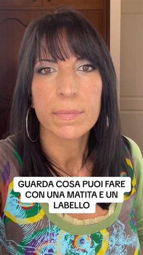 Guarda cosa puoi far con una matita e un labello 😊