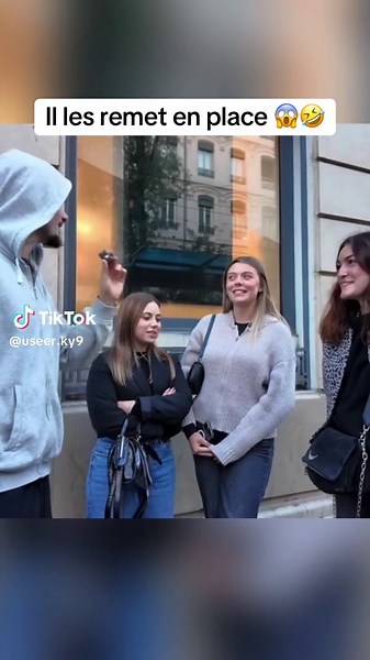 Il Les Remet En Place avec Humour 😂