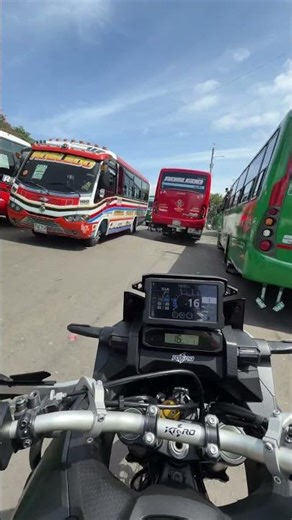 Cuadraderonde buses de Robledo Medellín Africa twin #africatwin