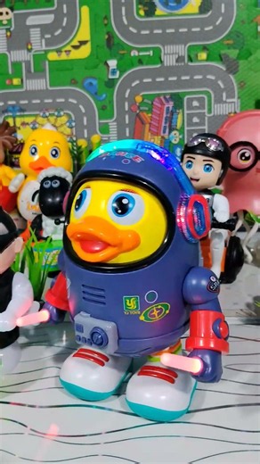 Happy Duck Astronot Aram sam sam Dance🎼🎉🎉 #trending #toys #shakanatoys