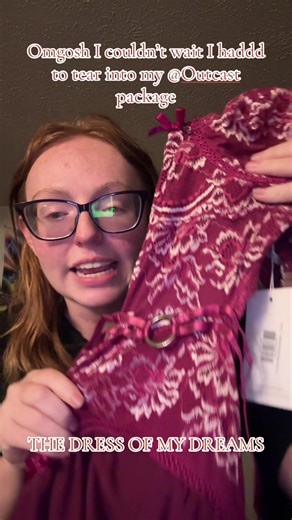 Effortlessly bold. Unapologetically confident. The outcast Santana Mini Dress in Burgundy is your ultimate statement piece — where sultry meets sophisticated in one unforgettable silhouette. Designed for the woman who commands attention without even trying, this figure-hugging mini dress is crafted to celebrate every curve and turn heads the moment you walk in the room. The deep burgundy hue brings a rich, luxurious warmth that feels timeless yet daring — a shade that flatters every skin tone an