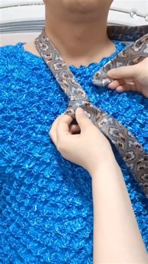 How to Tie a Necktie Step-by-Step | Easy & Fast Knot