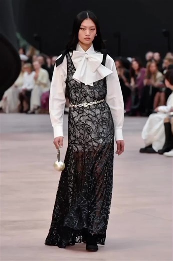 Chanel ready to wear Spring/Summer 2022 Ss#Chanel #runwayshow #Fashion #Fy #cocochanel