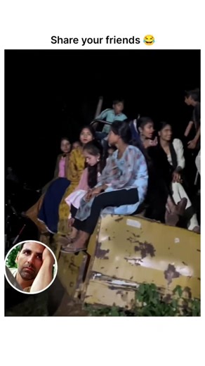 Noughty Tau on Instagram: "日本利用压电瓷砖将脚步转化为电能。这些瓷砖捕捉来自你脚步的动能。当你行走时，你的重量和动作会对瓷砖产生压力。瓷砖会轻微弯曲，从而产生机械应力。瓷砖内部的压电材料将这种应力转化为电能。每一步都会产生少量电荷，而数百万步结合在一起就能产生足够的电力来驱动 LED 灯、数字显示屏和传感器。在像涩谷车站这样繁忙的地方，每天大约有 240 万个脚步为这一系统作出贡献。这些电能可以被储存或立即使用，从而减少对传统电力来源的依赖，并支持可持续的城市基础设施。这种方法将日常运动转化为实用的可再生能源 #日本 #知识 #事实 #你知道吗 #推荐 #科技 #创新 #历史 #技术 #实验 #热门 日本利用压电瓷砖将脚步转化为电能。这些瓷砖捕捉来自你脚步的动能。当你行走时，你的重量和动作会对瓷砖产生压力。瓷砖会轻微弯曲，从而产生机械应力。瓷砖内部的压电材料将这种应力转化为电能。每一步都会产生少量电荷，而数百万步结合在一起就能产生足够的电力来驱动 LED 灯、数字显示屏和传感器。在像涩谷车站这样繁忙的地方，每天大约有 240 万个脚步为这一系统作出贡献。这些