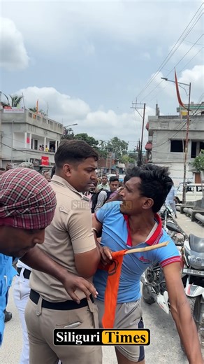 450K views · 5.5K reactions | VHP's 24-hour Siliguri bandh: Protesters detained by police for blocking roads #vhp #siliguribandh #siligurinews #protest #roadblock #policeaction [vhp, siliguri bandh, protesters detained, road block, police, siliguri news] | Siliguri Times | Facebook