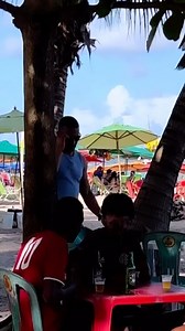 209K views · 6.7K reactions | Que rasteira massa do caramba.. 藍✌ . . . #humor #pegadinha #prank #viralvideos #viralreels | Hermes Neto | Facebook