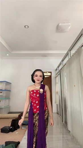 Gambyong Fit Check: Discover Traditional Style