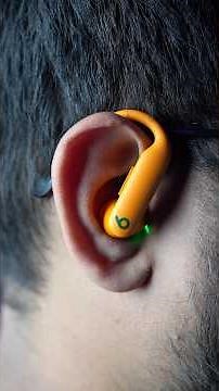 These earphones measure Heartbeat through Ears!