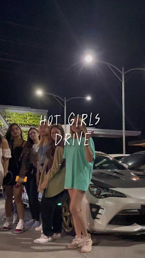 Hot girls drive | Daily Heist