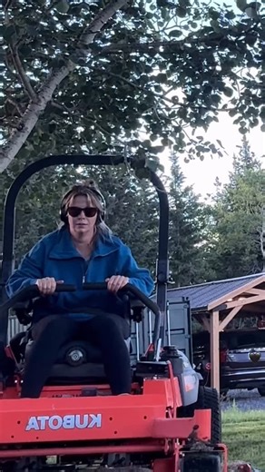 Sarah McAllister | Introducing the newest branch of my business: goGREENco @kubotacanada @kubotausa if you want to be my first sponsor hit me up ✌🏻 | Instagram