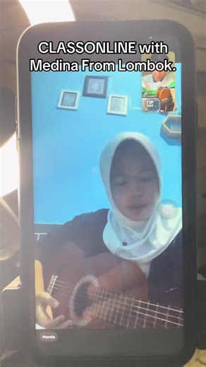 Sampai sekarang masih aja stuck main gitar? Trus binggung karena ditempat tinggalnya gak ada tempat kursus? Jangan khawatir, kamu bisa kursus Online di TodoanGuitarlesson. Untuk info lebih lanjut bisa DM kami, atau Hub. Whatsapp 08975775182. Terima kasih, kami tunggu kalian yang jauh disana yaaa😃☺️🫡 #lesgitaronline #lesgitar #lesgitarbandarlampung #lampung #infolampung