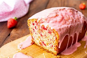 Cherry Bread: the colorful, delicious recipe to enjoy a glazed cherry bread